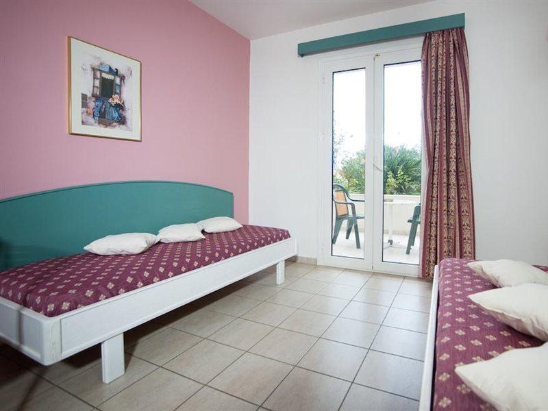 Theoni Apartments Малиа Экстерьер фото