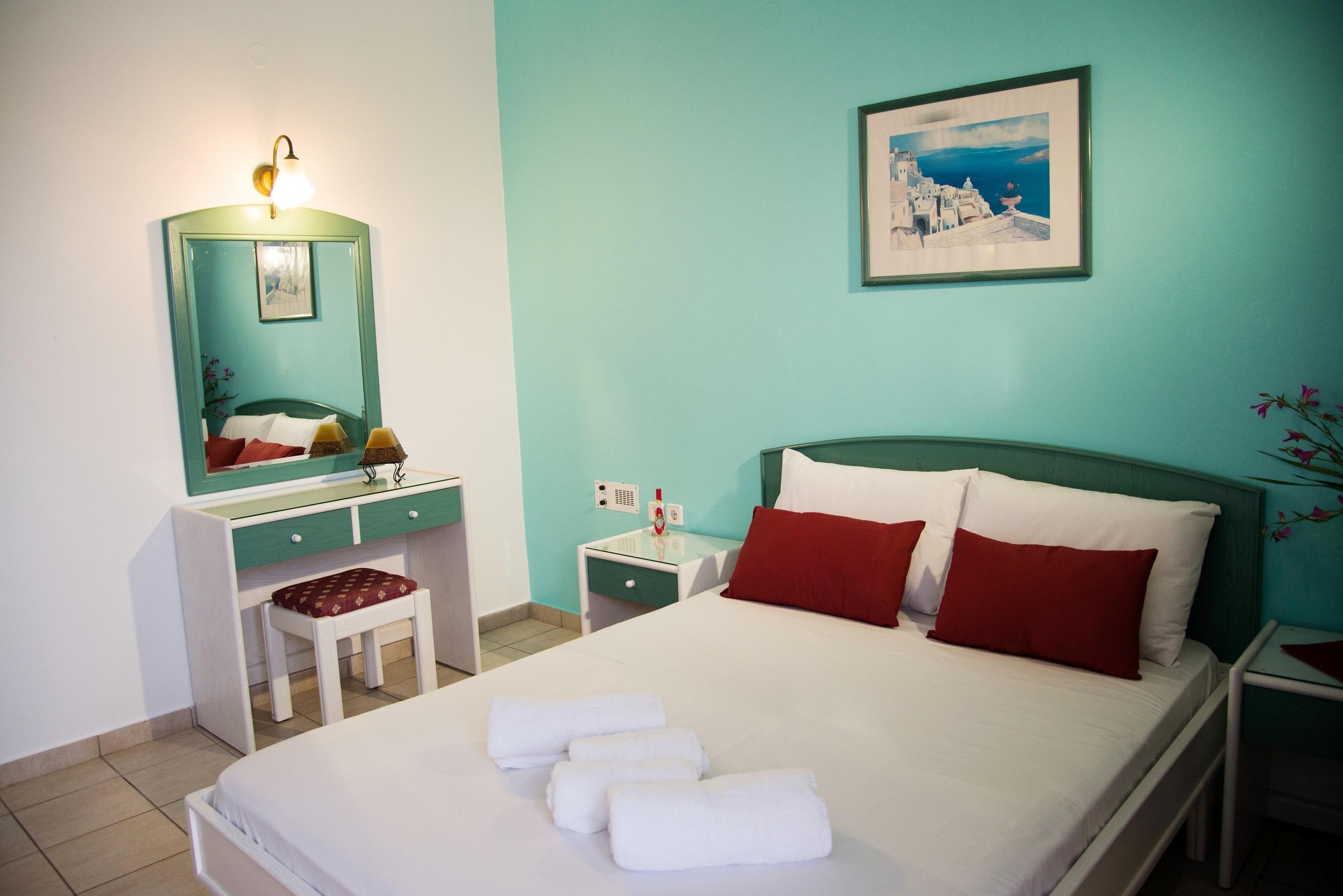 Theoni Apartments Малиа Экстерьер фото