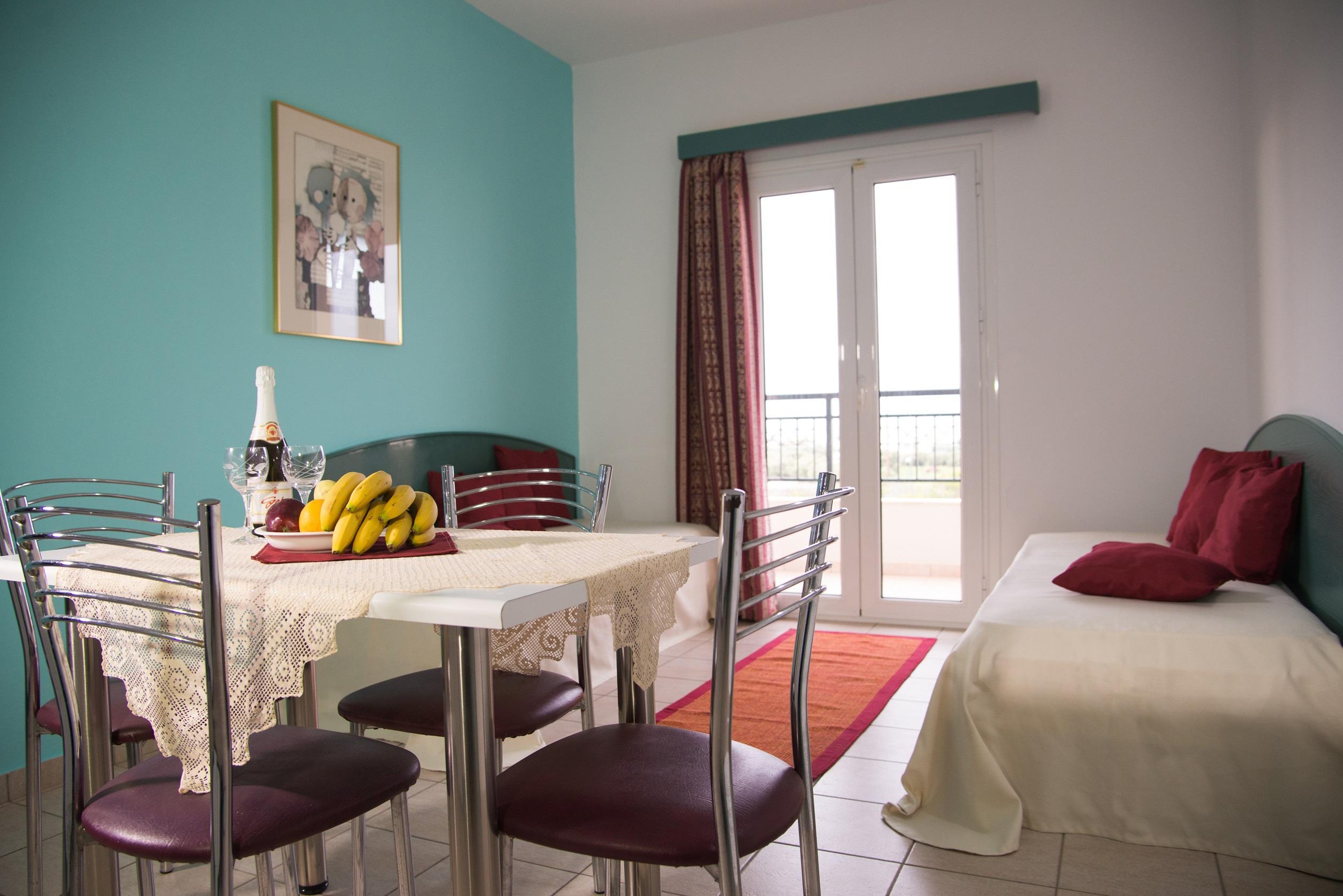 Theoni Apartments Малиа Экстерьер фото
