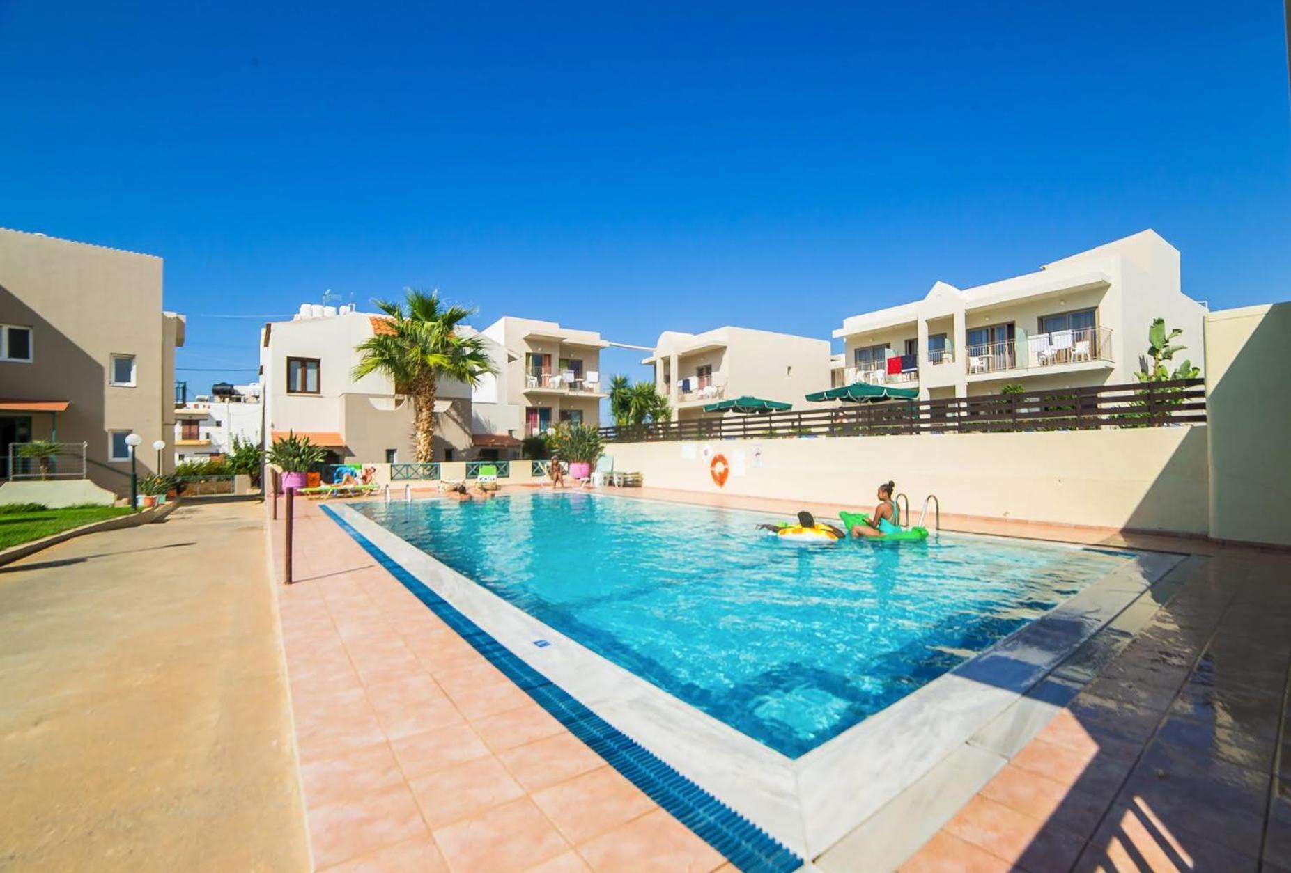 Theoni Apartments Малиа Экстерьер фото