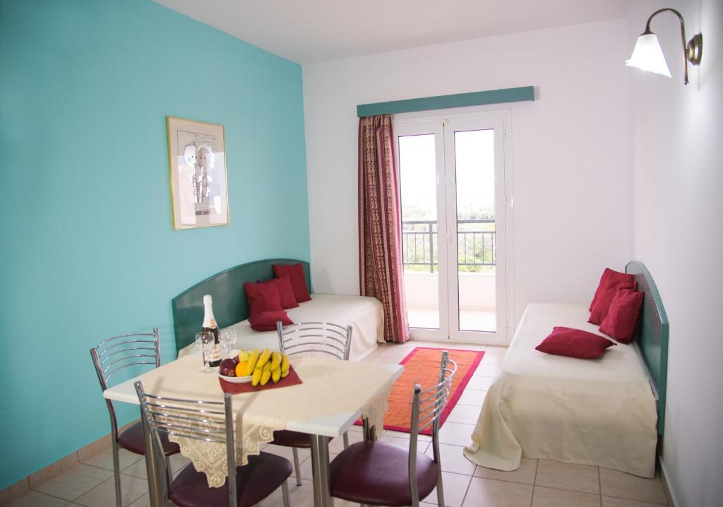 Theoni Apartments Малиа Экстерьер фото