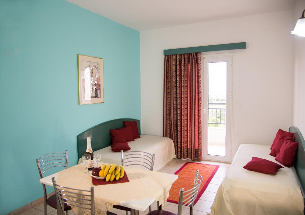 Theoni Apartments Малиа Экстерьер фото