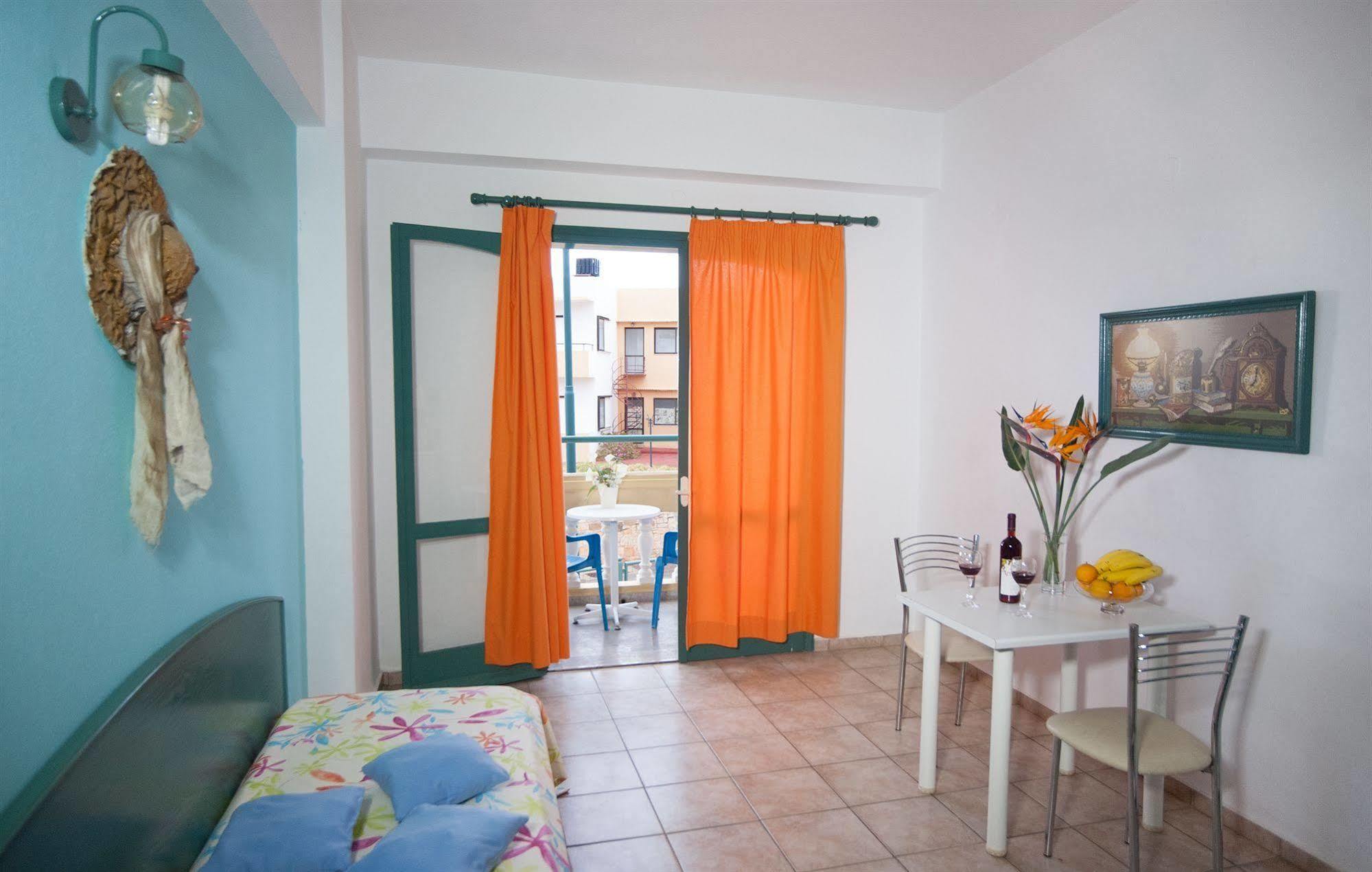 Theoni Apartments Малиа Экстерьер фото