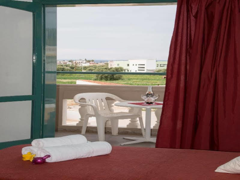 Theoni Apartments Малиа Экстерьер фото